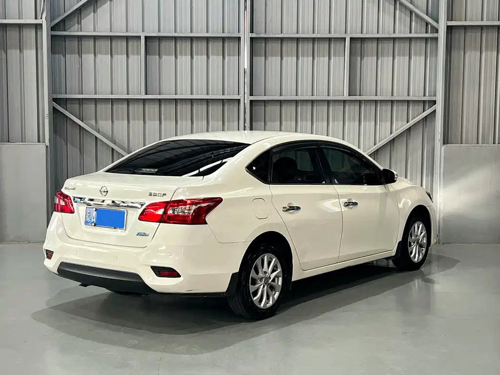 Sylphy 1.6 XV CVT Premium