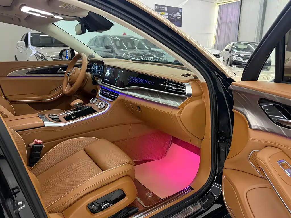 Hongqi H9 2.0 T Connected Flagship Enjoyment