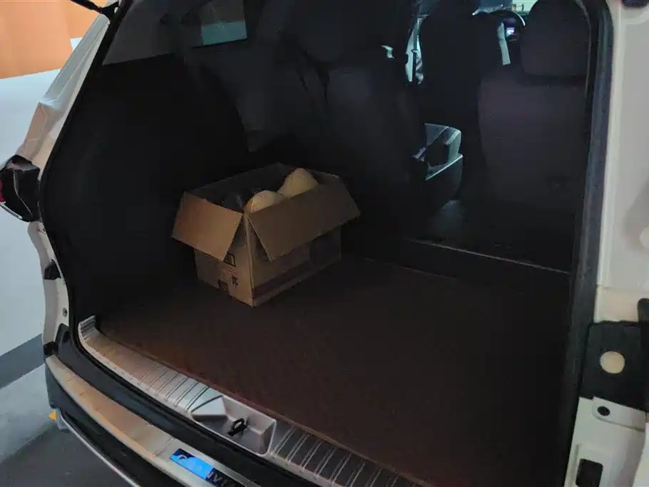 Granvia 2.5 L Hybrid Luxury