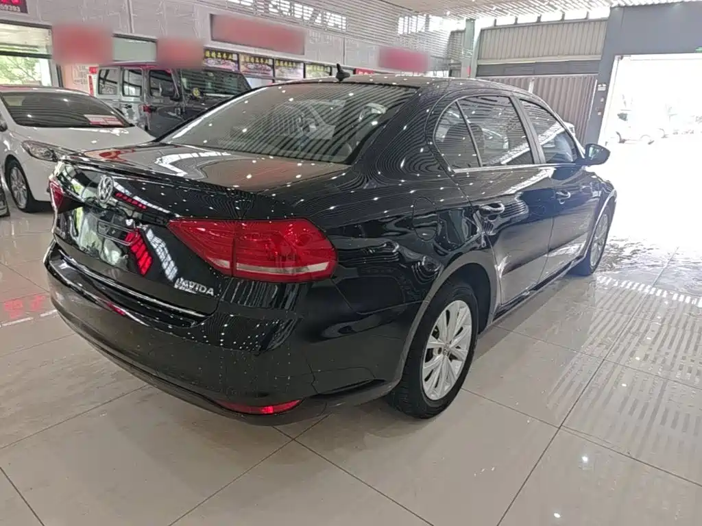 Lavida 1.6 L Auto Comfort