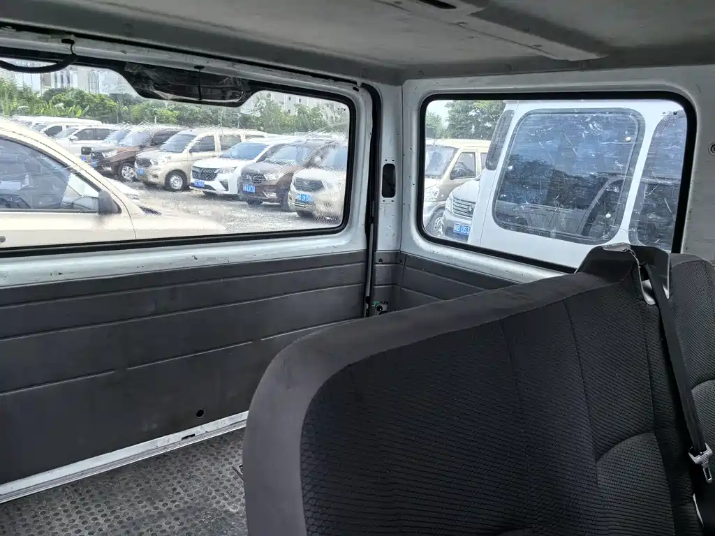Transit Custom 2.8 T Commercial LWB Mid Roof 6-seat Rear Single Tire CN-VI JX493