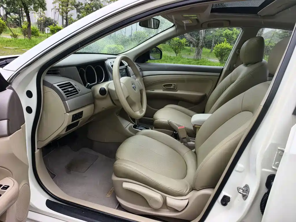 Sylphy Classic 1.6 XE+ CVT Connected Luxury