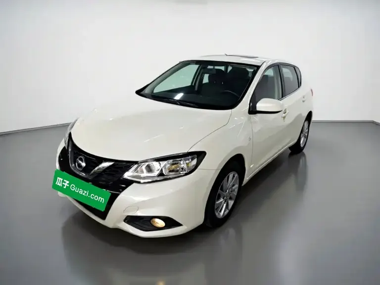 Nissan Tiida 1.6 L CVT Cool Motion CN-VI