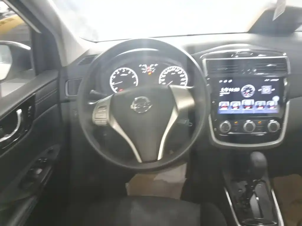 Tiida 1.6 L CVT Cool Motion CN-VI