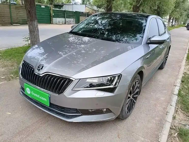 Skoda Superb TSI330 DSG Smart Travel