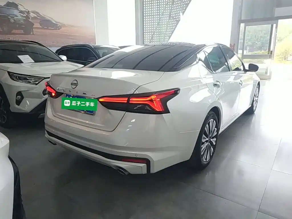 Teana 2.0 L XL-TLS Joy