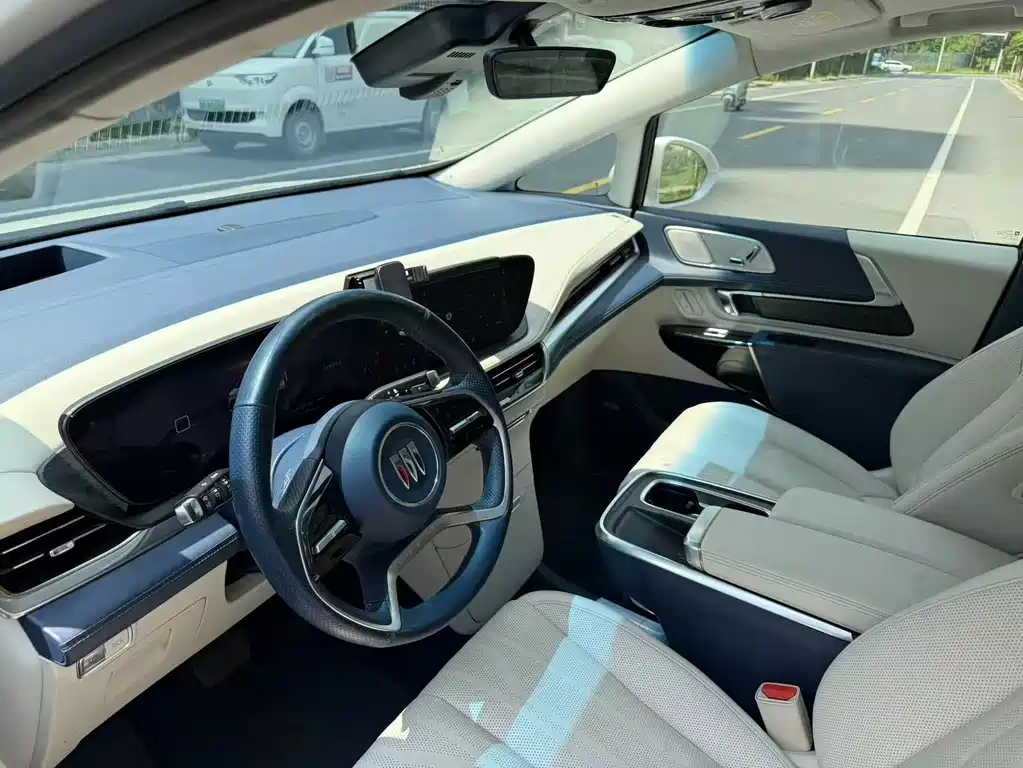 Century 2.0 T 6-seat Heritage