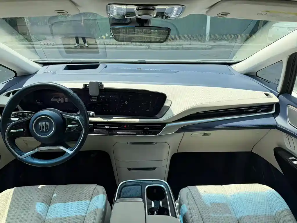 Century 2.0 T 6-seat Heritage