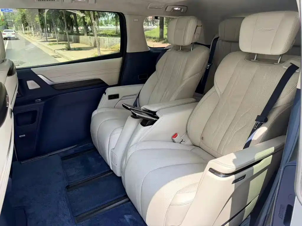Century 2.0 T 6-seat Heritage