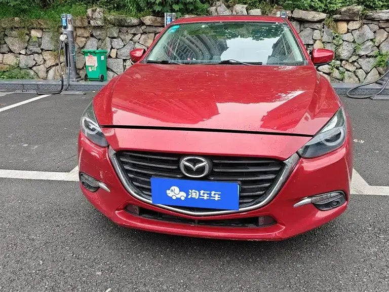 Mazda 3 Axela Sedan 1.5 L Auto Luxury CN-V