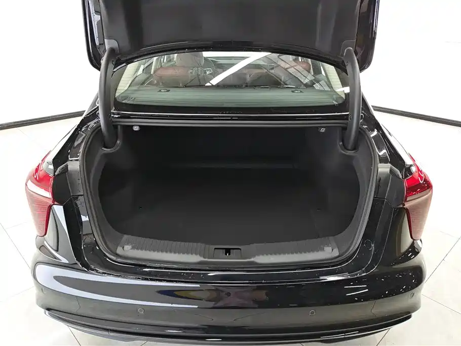Hongqi H5 PHEV 130 Super Hybrid