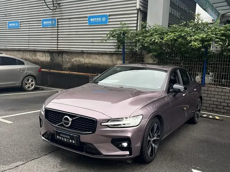 Volvo S60 沃尔沃S60 2025款 B5 智雅运动版