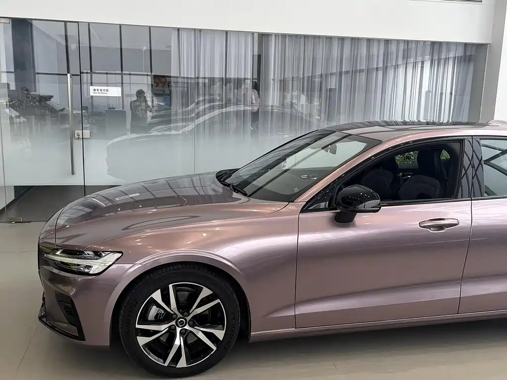 Volvo S60 沃尔沃S60 2025款 B5 智雅运动版