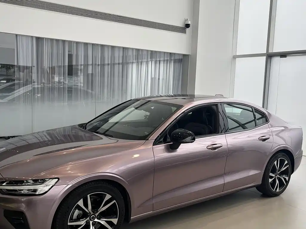 Volvo S60 沃尔沃S60 2025款 B5 智雅运动版