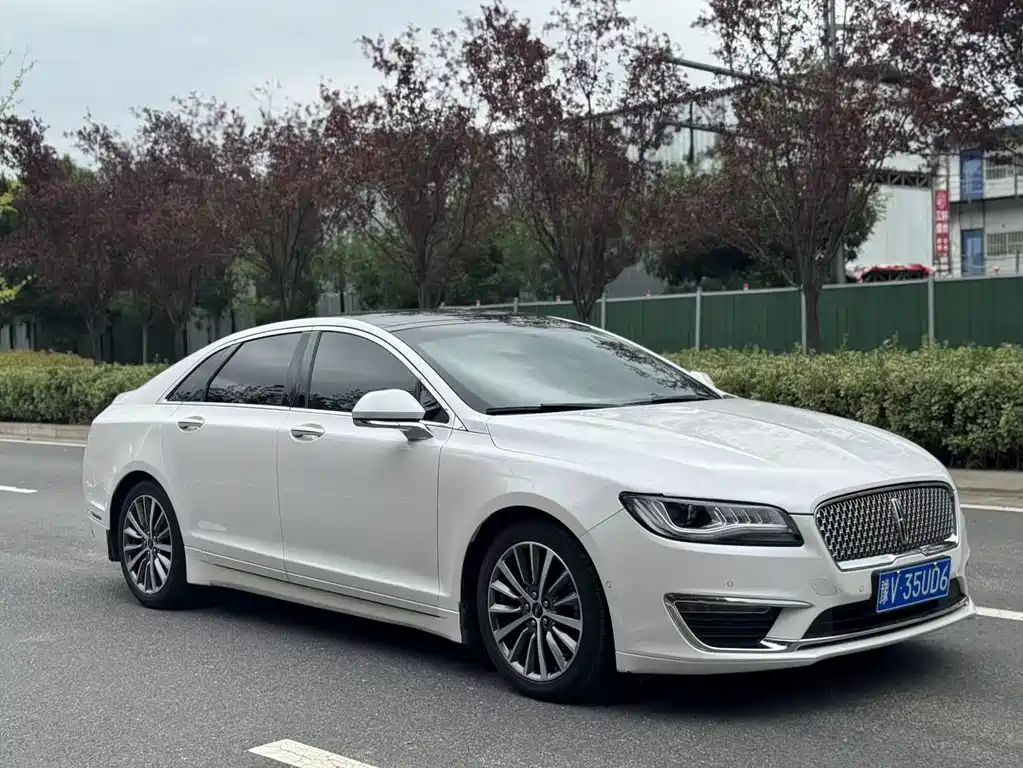 Lincoln MKZ 2.0 T Graceful