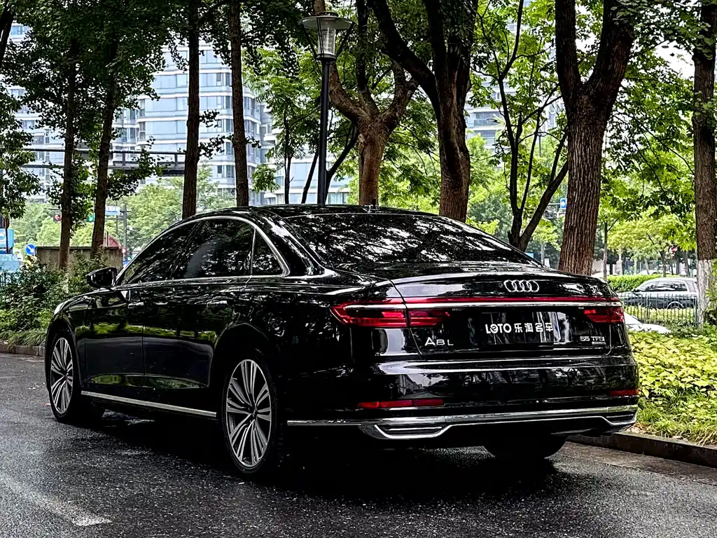 Audi A8 A8 L 55 TFSI quattro Distinguished