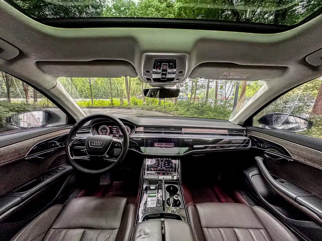 Audi A8 A8 L 55 TFSI quattro Distinguished