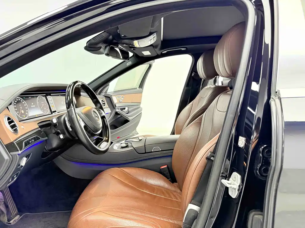 Maybach S-Class S 400 4 MATIC