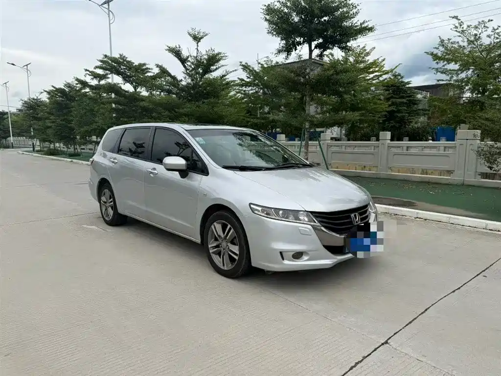 Odyssey 2.4 L Luxury