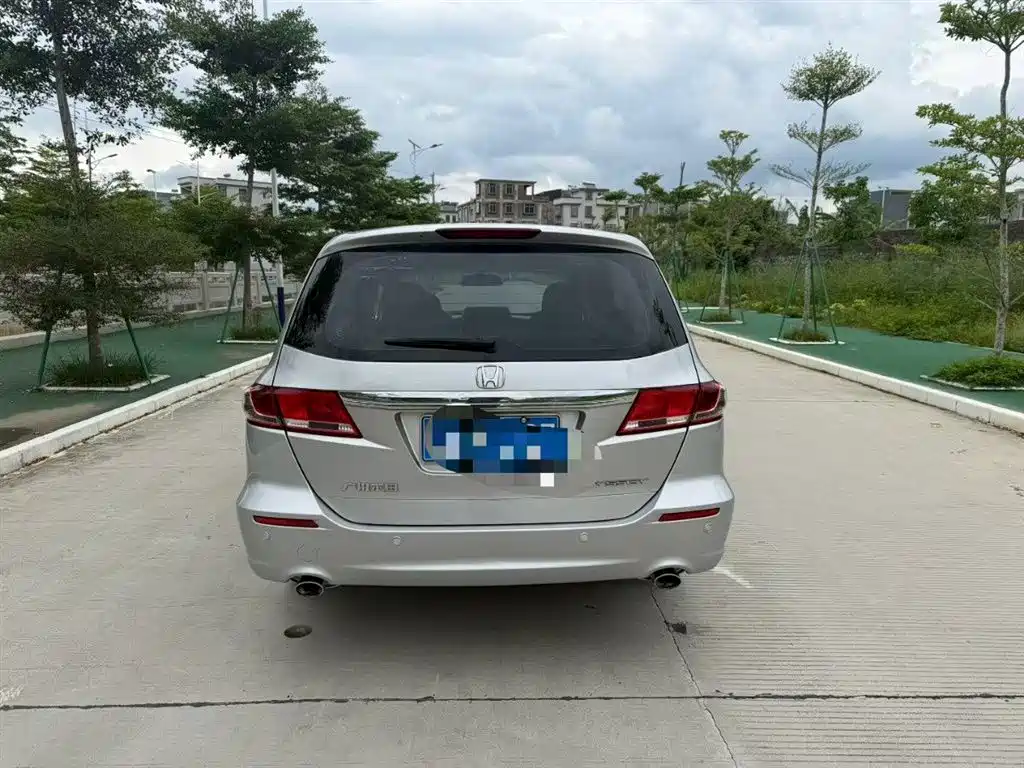 Odyssey 2.4 L Luxury