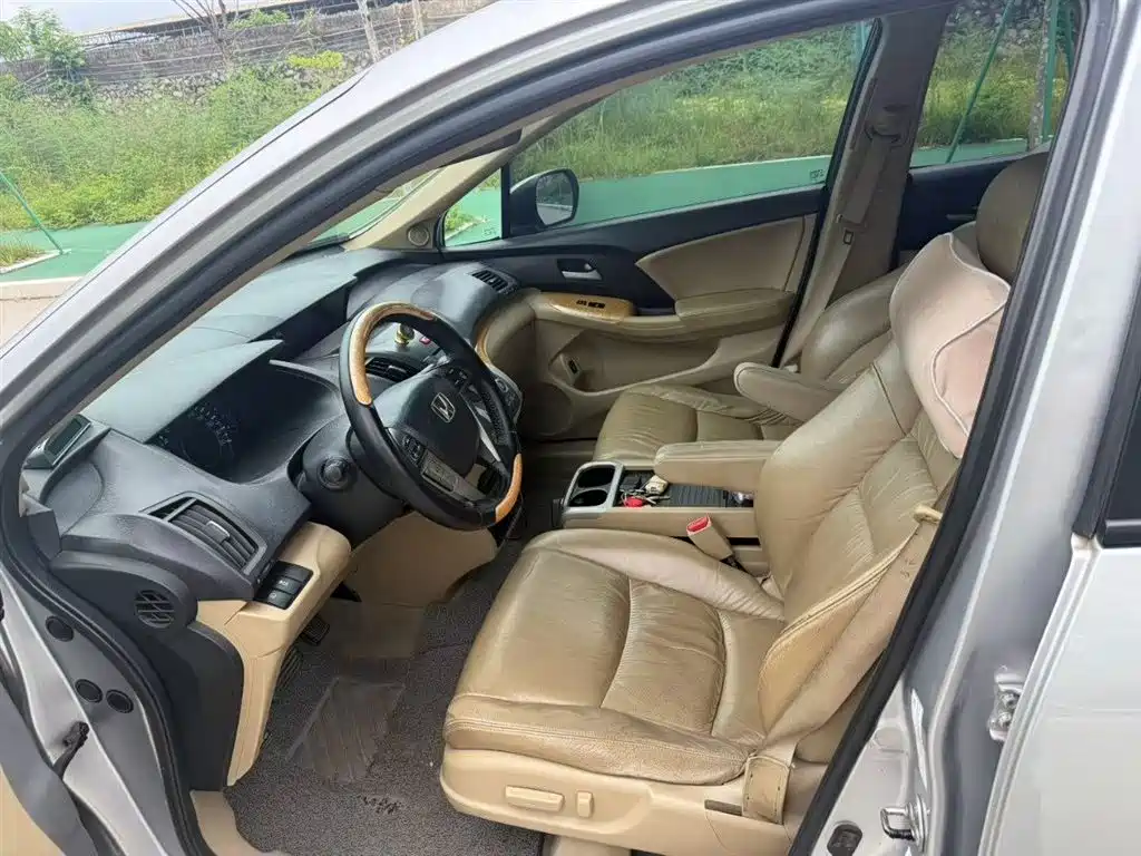 Odyssey 2.4 L Luxury