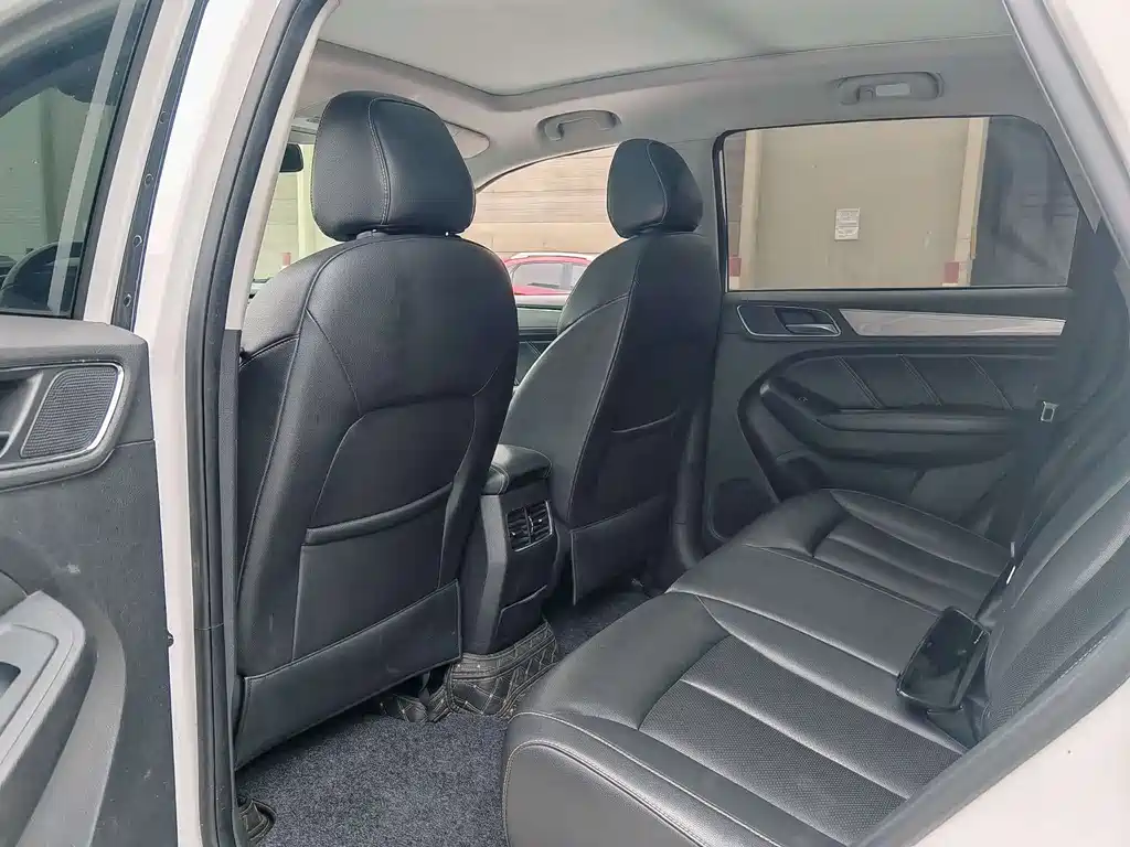 Roewe RX5 20 T 2 WD Auto Flagship