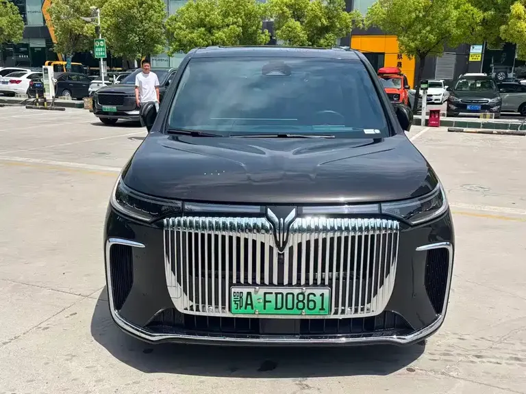 Voyah Dreamer PHEV 4 WD Flagship Kunpeng