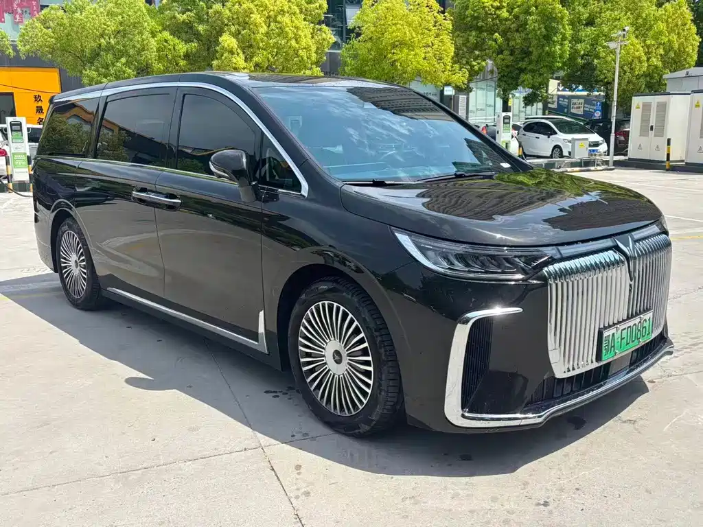 Voyah Dreamer PHEV 4 WD Flagship Kunpeng