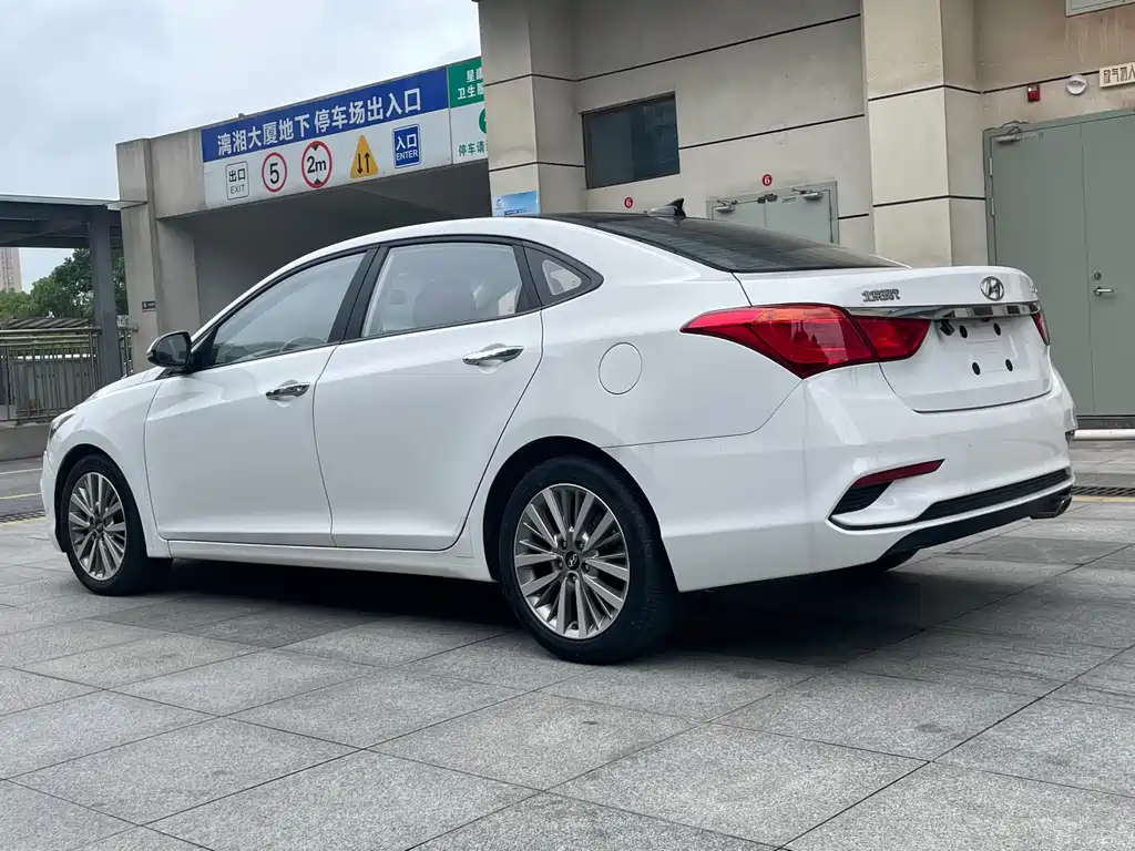 Mistra 1.8 L Auto Intelligent GLS CN-V