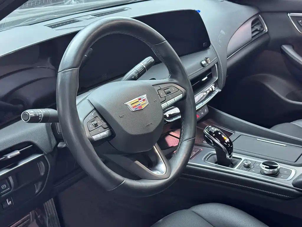 Cadillac CT5 28 T Luxury