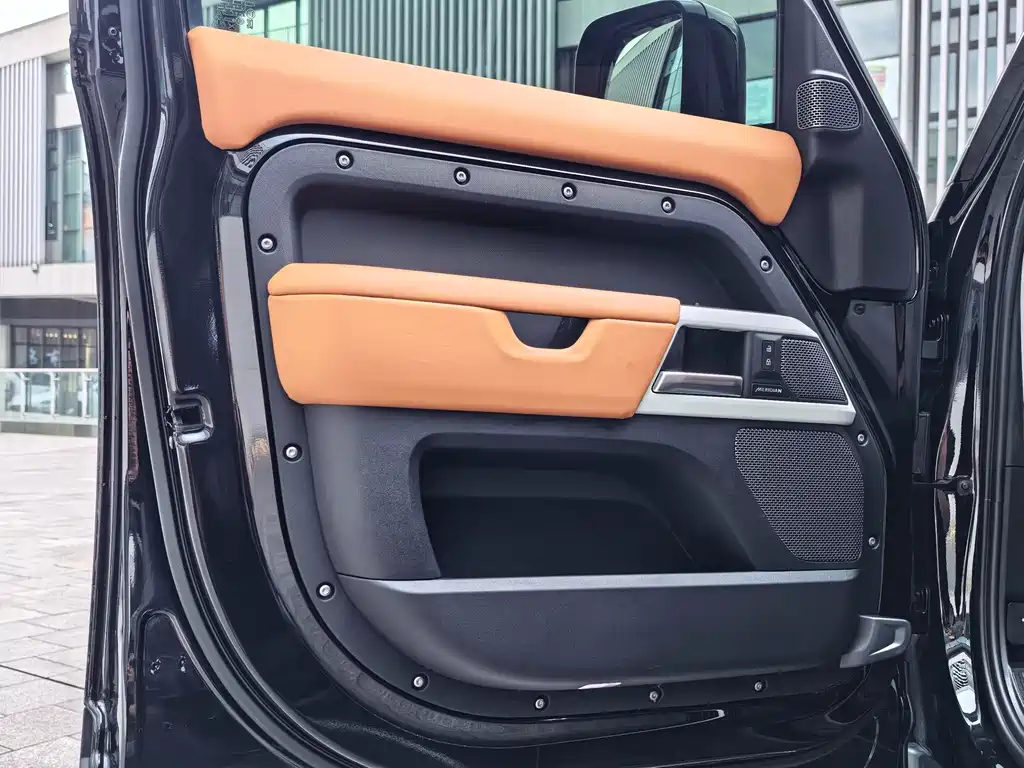 Land Rover Defender 110 3.0 T P400 X-DYNAMIC HSE