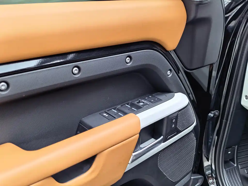 Land Rover Defender 110 3.0 T P400 X-DYNAMIC HSE