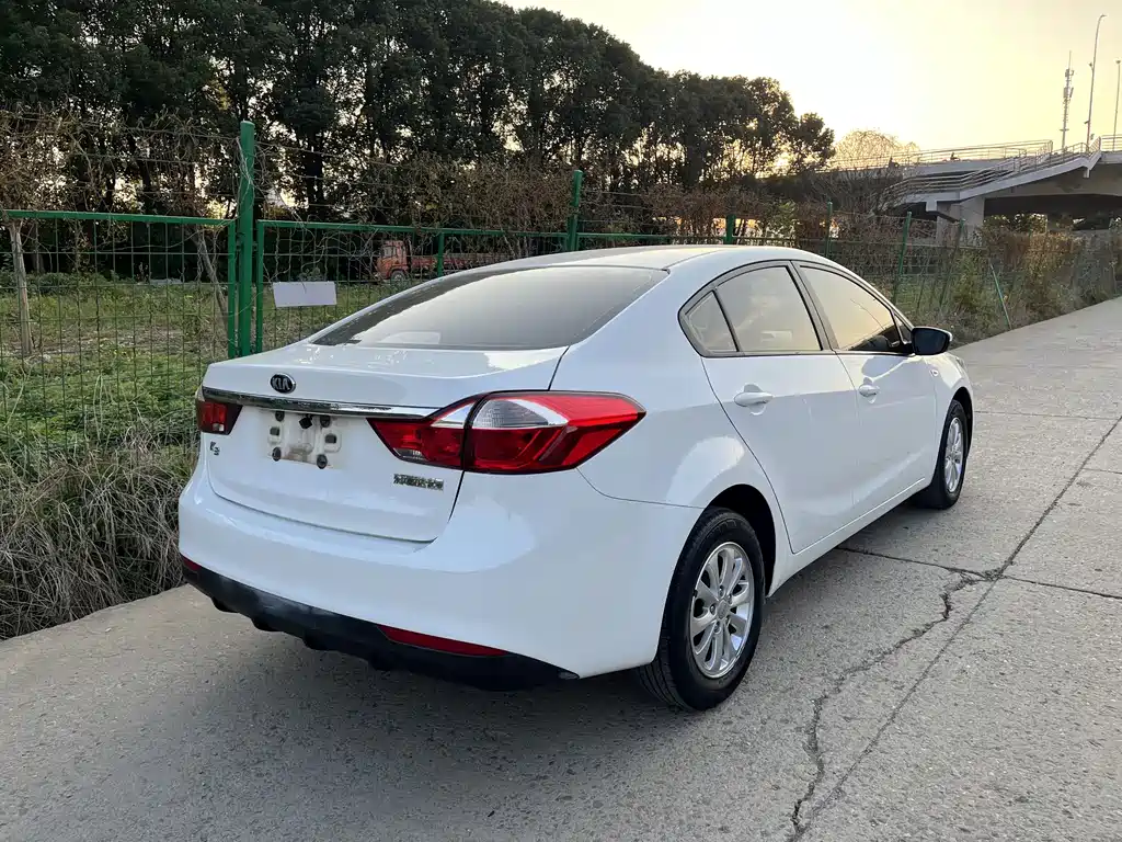 Kia K3 1.6 L Manual GL