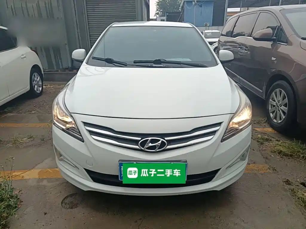 Accent 1.4 L Auto Intelligent GLS