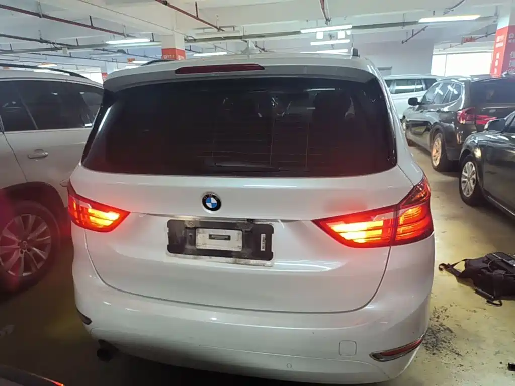 BMW 2 Series Active Tourer 218 i Leading