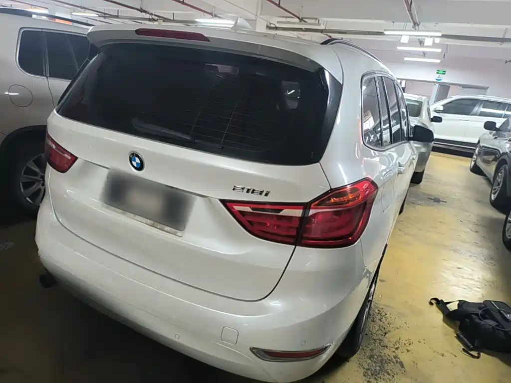 BMW 2 Series Active Tourer 218 i Leading