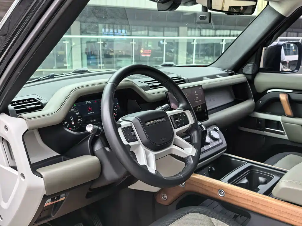 Land Rover Defender 110 P400 X-DYNAMIC HSE