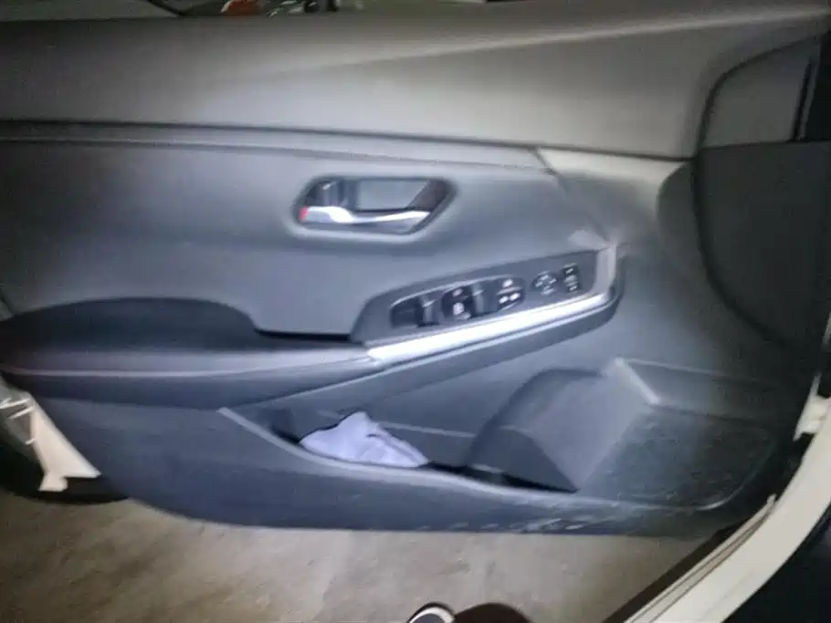 Sylphy 1.6 L XL CVT Joy