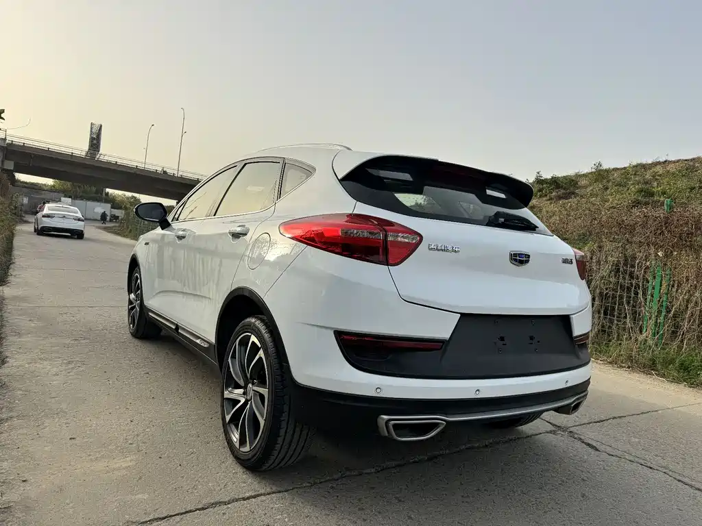 Emgrand GS Sport 1.4 T Auto Premium Style