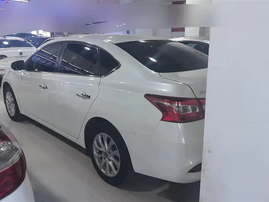 Sylphy 1.6 XL CVT Luxury