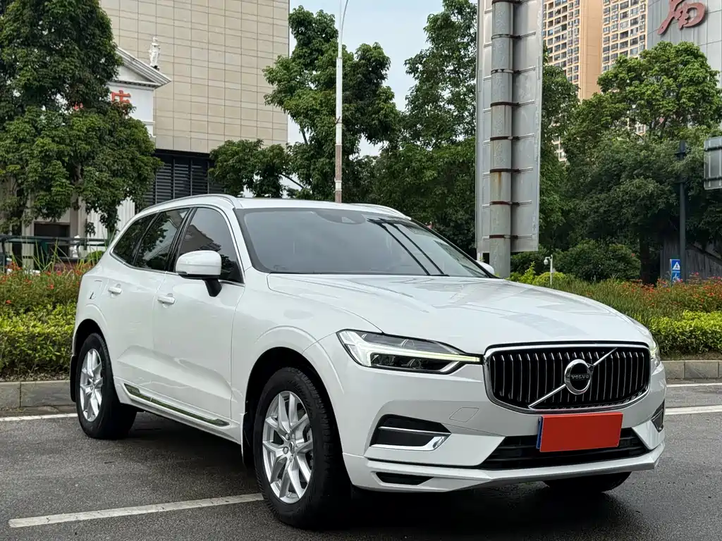 Volvo XC60 T5 4 WD Smart Ease Luxury
