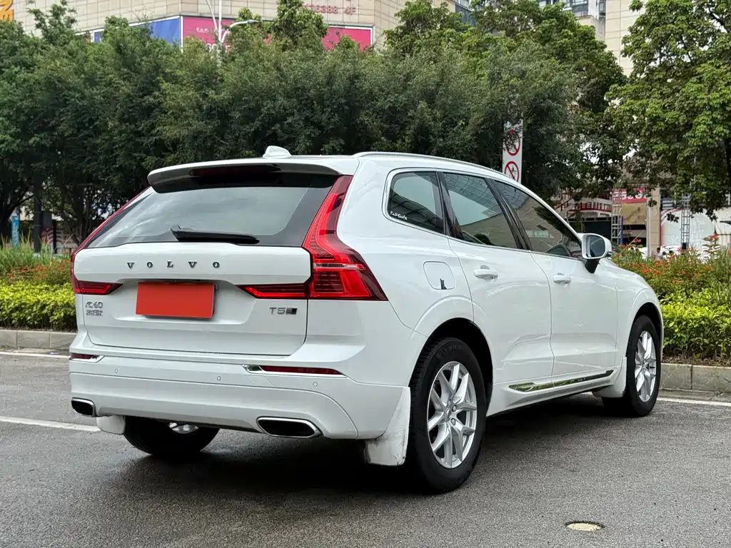 Volvo XC60 T5 4 WD Smart Ease Luxury
