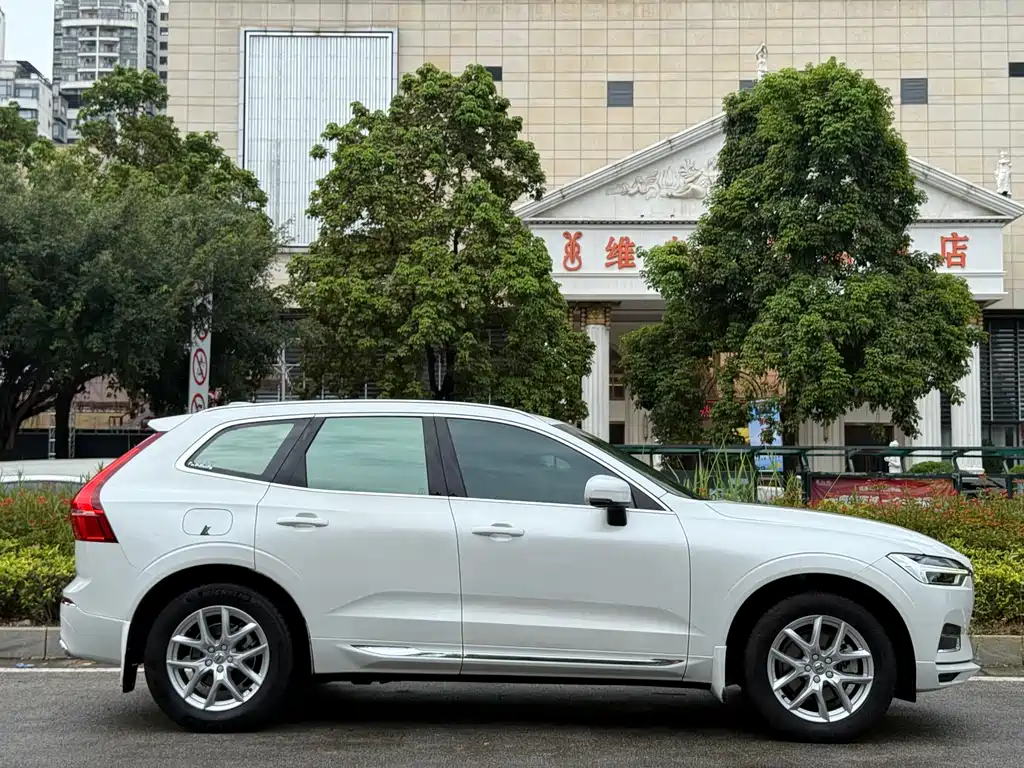 Volvo XC60 T5 4 WD Smart Ease Luxury