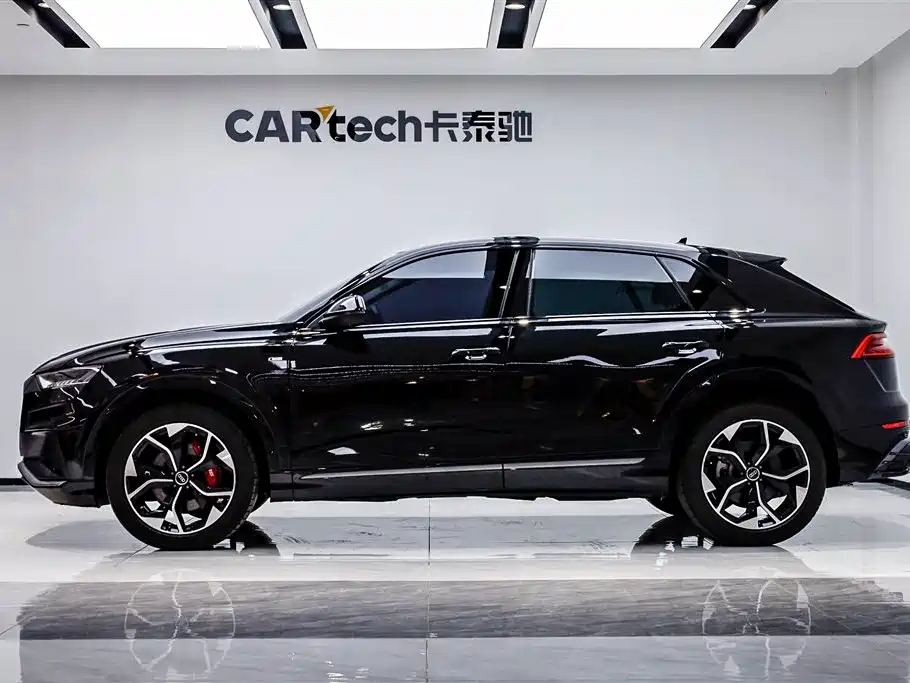 Audi Q8 55 TFSI Luxury Dynamic