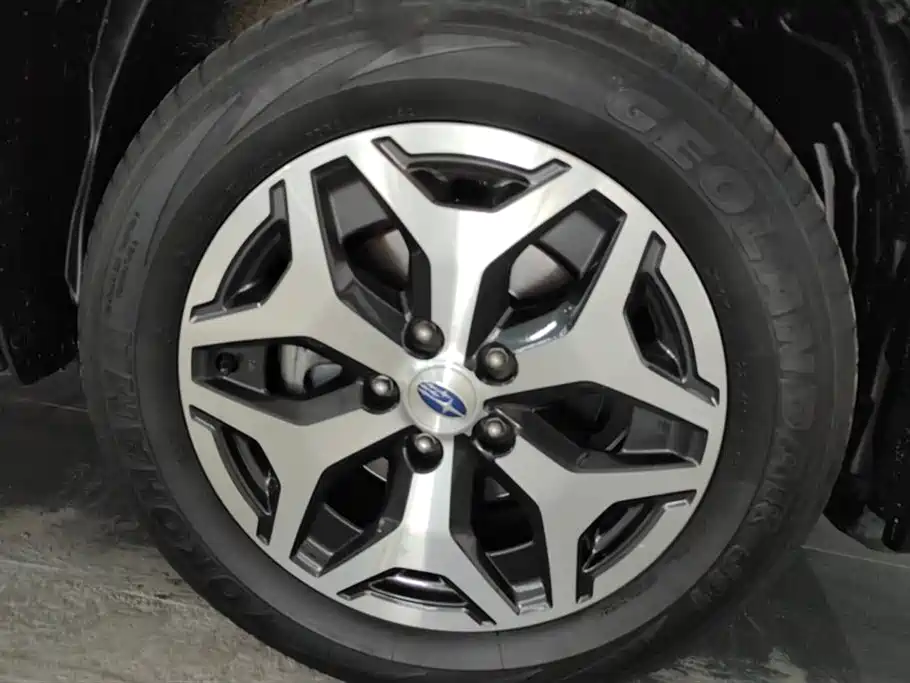 Forester 2.0 i Luxury EyeSight