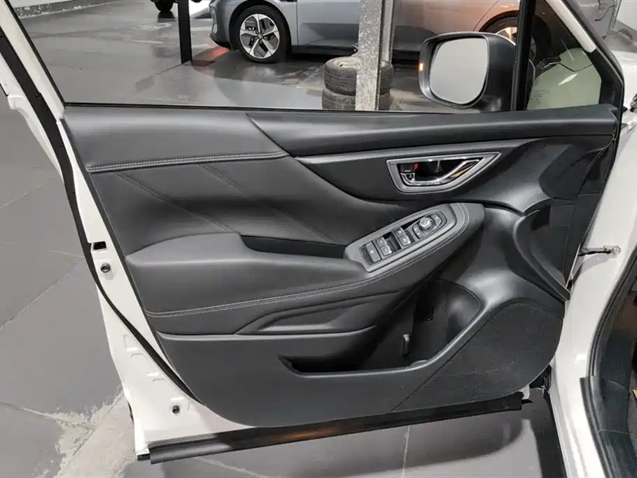 Forester 2.0 i Luxury EyeSight