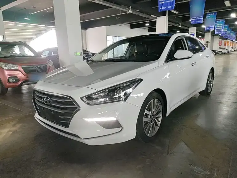 Hyundai Mistra 1.8 L Auto Intelligent GLS CN-V