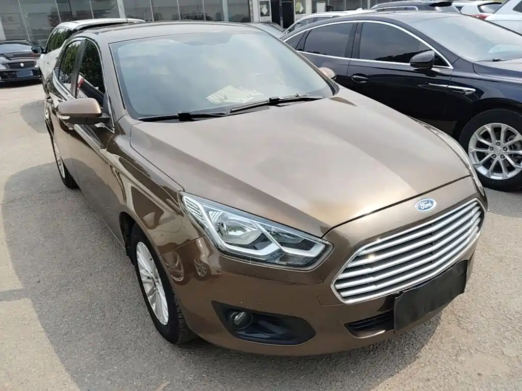 Escort 1.5 L Auto Comfort