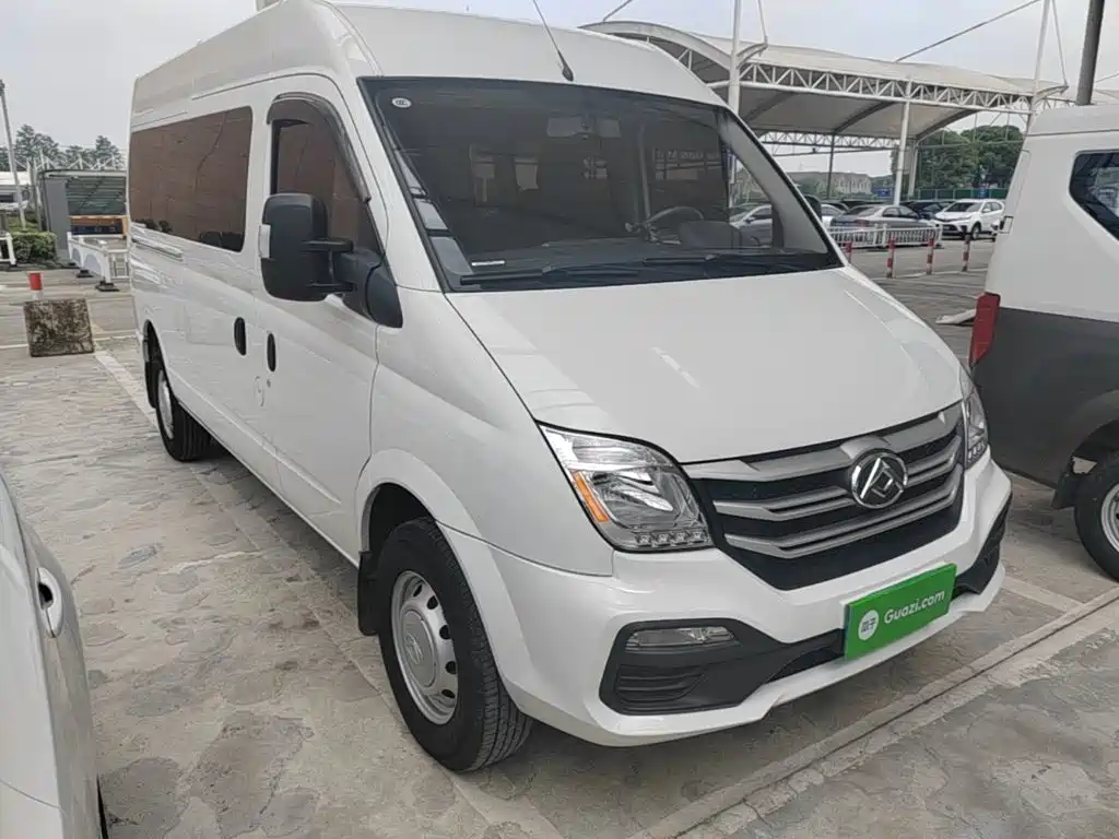 Xintu V80 新途V80 2025款 超值版傲运通 2.0 T 手动长轴中顶127 Ps 6/7/9座