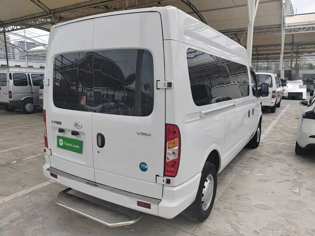 Xintu V80 新途V80 2025款 超值版傲运通 2.0 T 手动长轴中顶127 Ps 6/7/9座